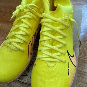 Nike Jr Superfly 9 Club IC Kids Soccer Shoes in Bright Yellow